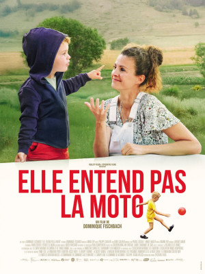 Elle entend pas la moto